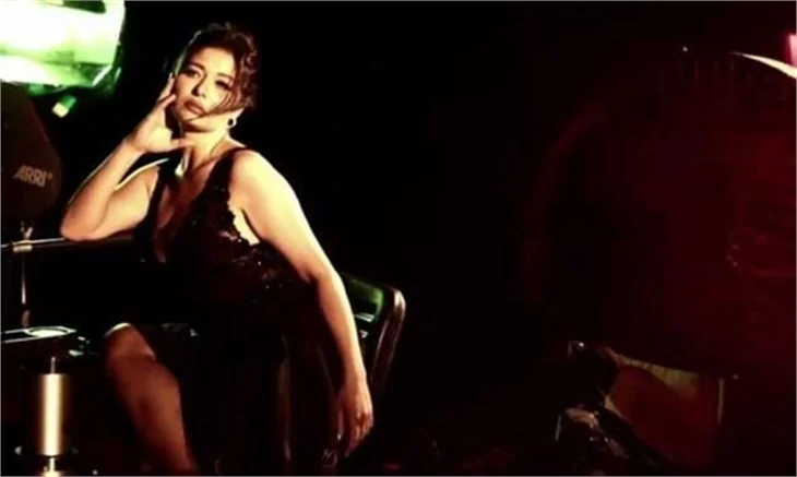Nurgül Yeşilçay'dan yeni pozlar