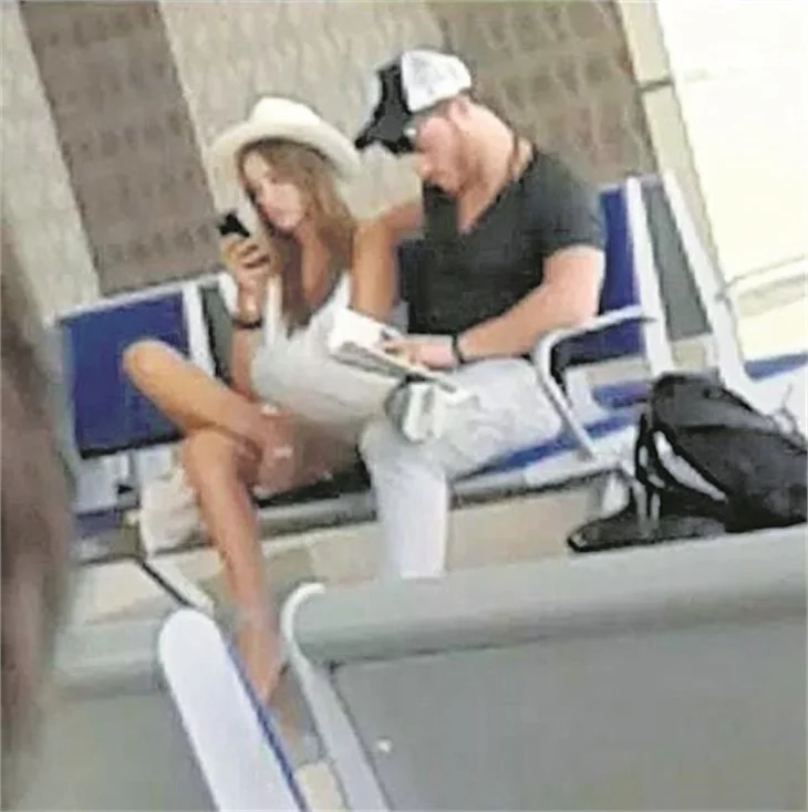 Sosyete Kerem Bürsin ve Serenay Sarıkaya peşine düştü