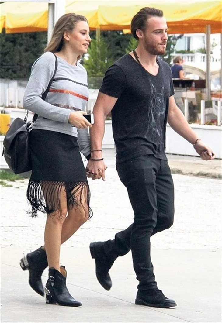 Sosyete Kerem Bürsin ve Serenay Sarıkaya peşine düştü