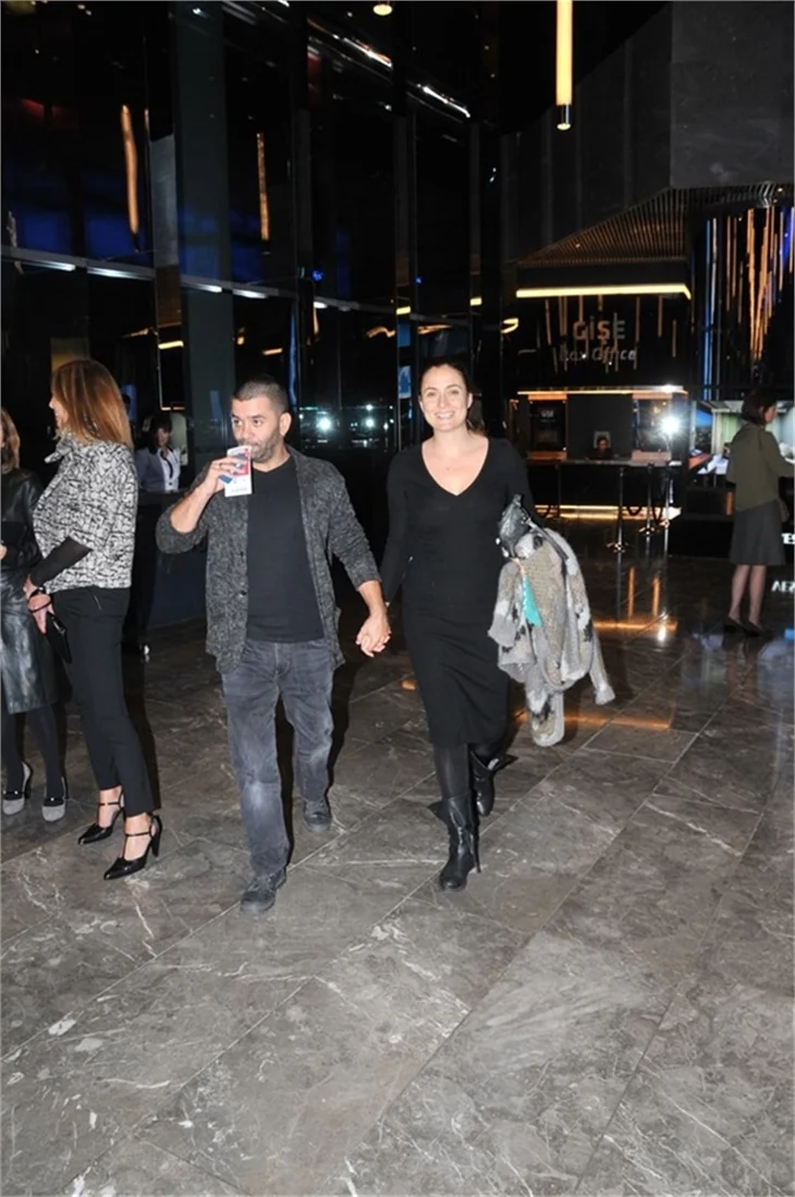 Bülent Şakrak ve eski eşi Özge Borak pişti oldu