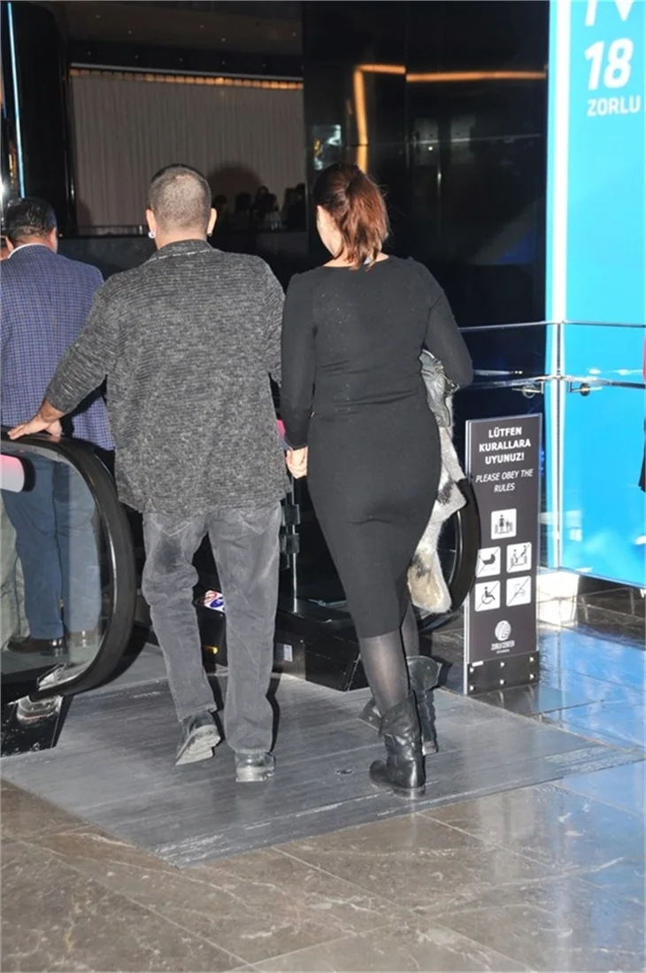 Bülent Şakrak ve eski eşi Özge Borak pişti oldu