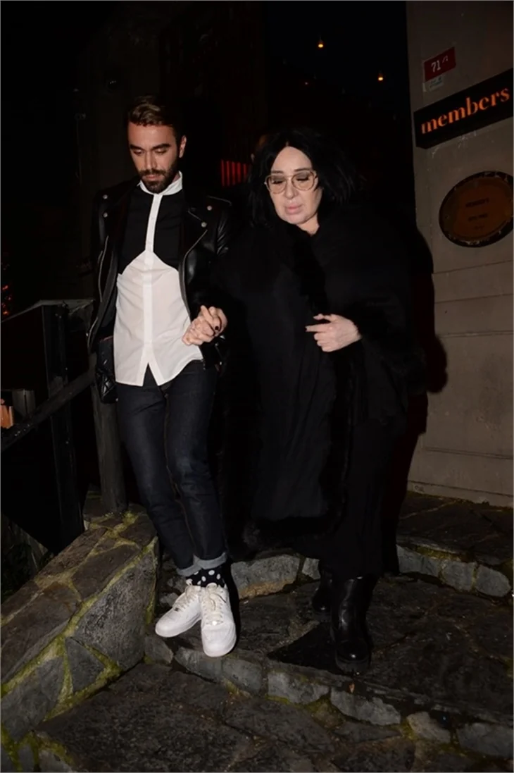 Demet Akalın ve Okan Kurt'un partisine ünlü akını