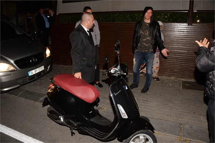 Galatasaray'lı Podolski'nin ilginç taktiği