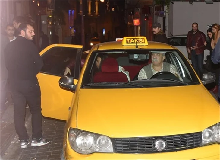Model'in solisti Fatma Turgut, Cihangir'de tekme tokat kavga etti