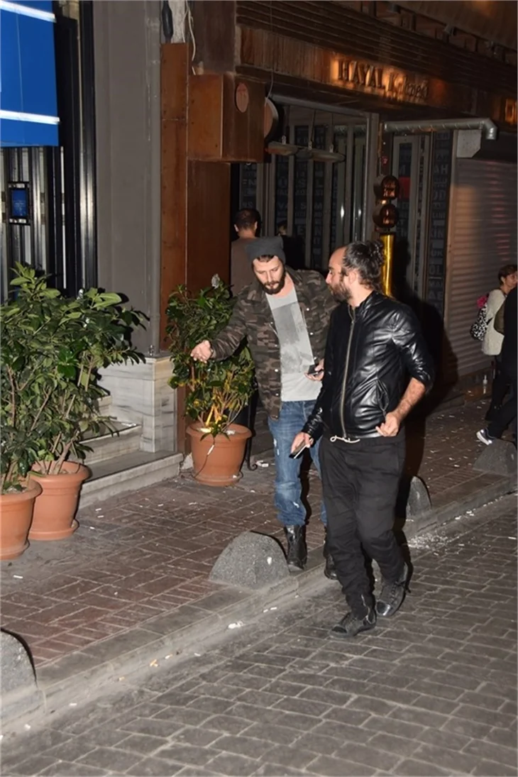 Model'in solisti Fatma Turgut, Cihangir'de tekme tokat kavga etti