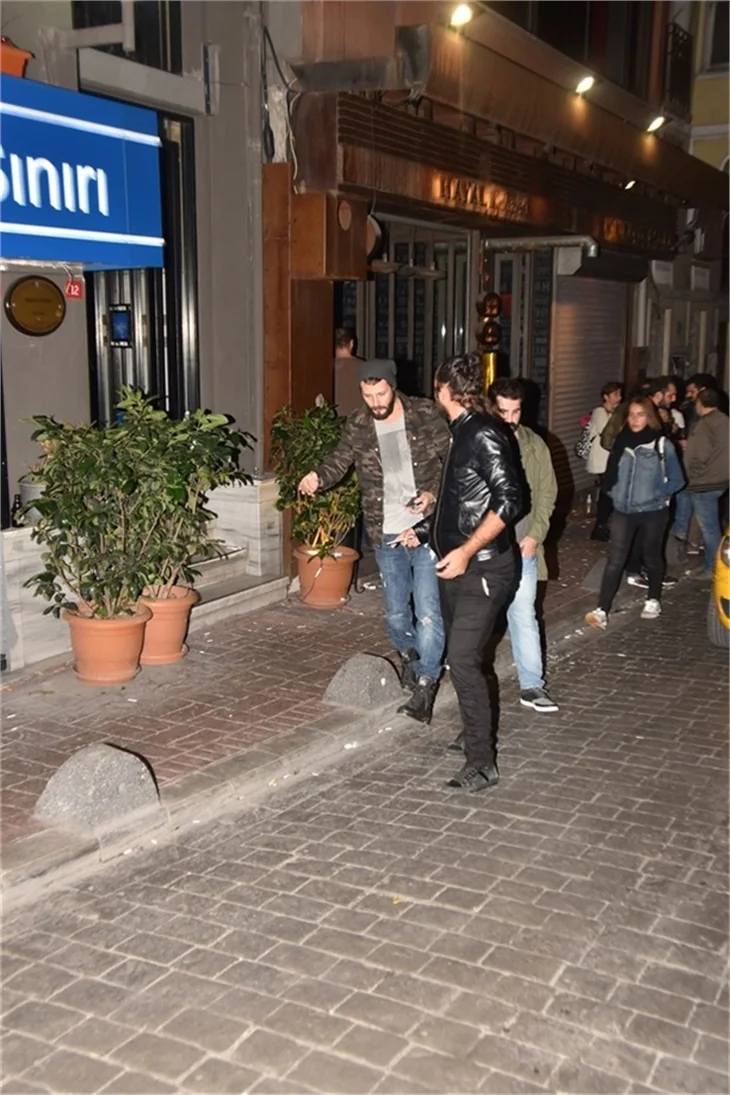 Model'in solisti Fatma Turgut, Cihangir'de tekme tokat kavga etti
