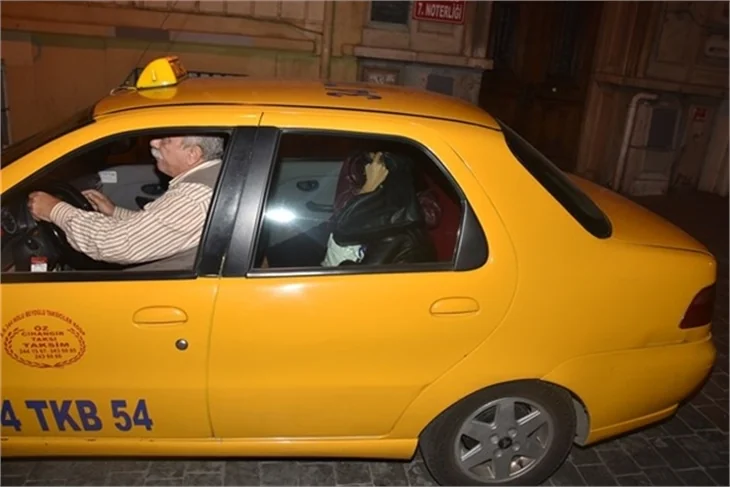 Model'in solisti Fatma Turgut, Cihangir'de tekme tokat kavga etti