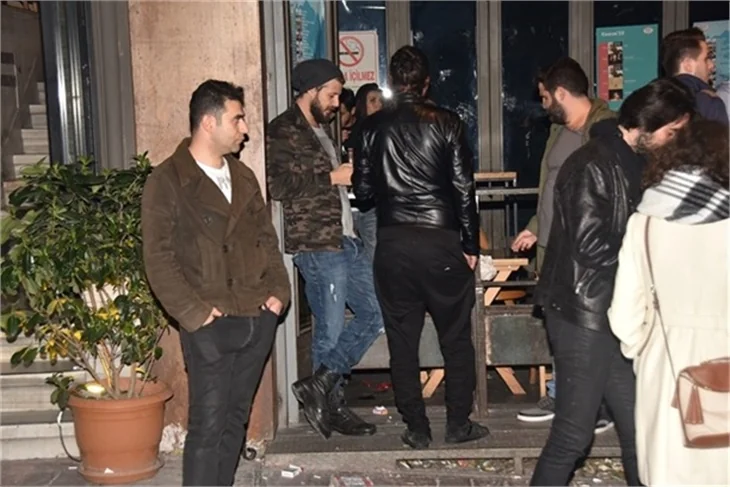 Model'in solisti Fatma Turgut, Cihangir'de tekme tokat kavga etti