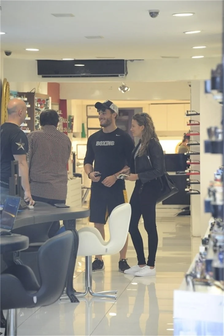 Serenay Sarıkaya ve Kerem Bürsin Amerika'ya gidiyor