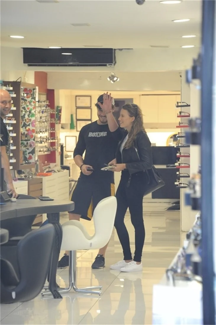 Serenay Sarıkaya ve Kerem Bürsin Amerika'ya gidiyor