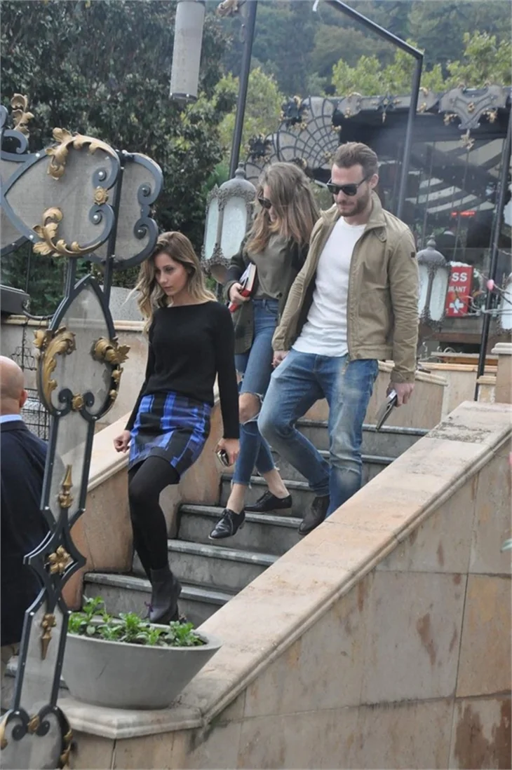 Serenay Sarıkaya ve Kerem Bürsin Amerika'ya gidiyor