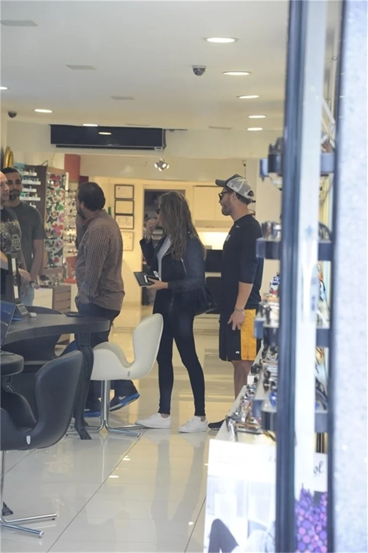 Serenay Sarıkaya ve Kerem Bürsin Amerika'ya gidiyor