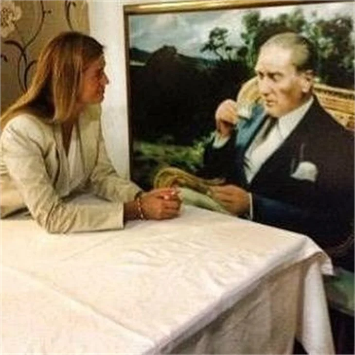 Ünlü isimler 10 Kasım'da Atatürk'ü saygı ve özlemle andı!