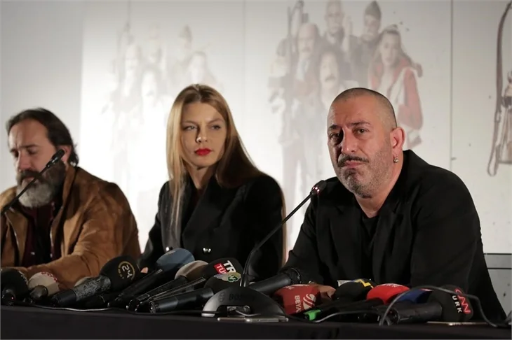 Cem Yılmaz, 'Ali Baba ve 7 Cüceler'i anlattı!