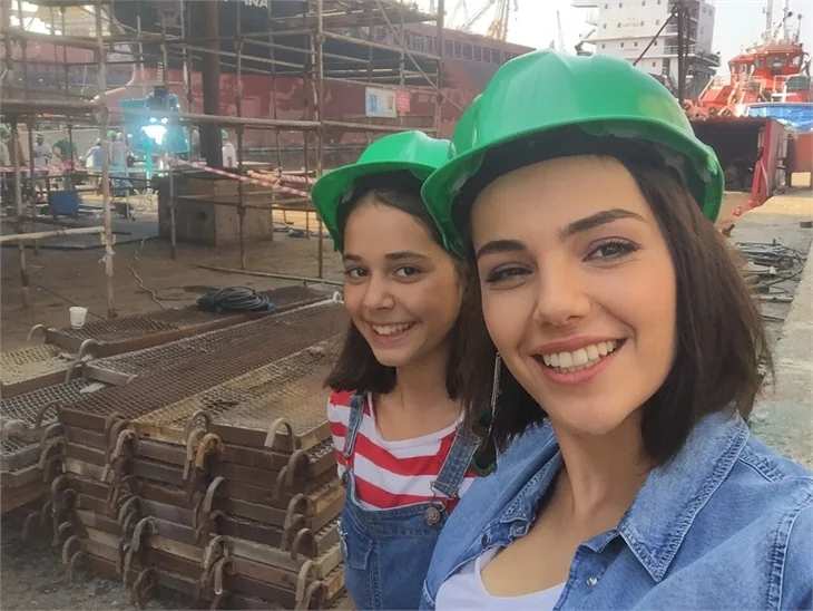 'Mayıs Kraliçesi'nin ilk bölümünü birlikte izlediler!