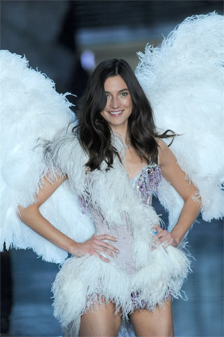 Victoria's Secret defilesi nefes kesti!