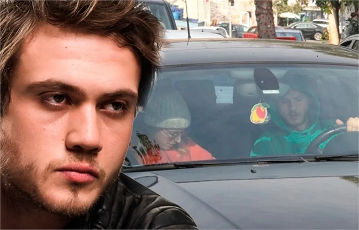 Aras Bulut İynemli rol arkadaşı ile yakalandı