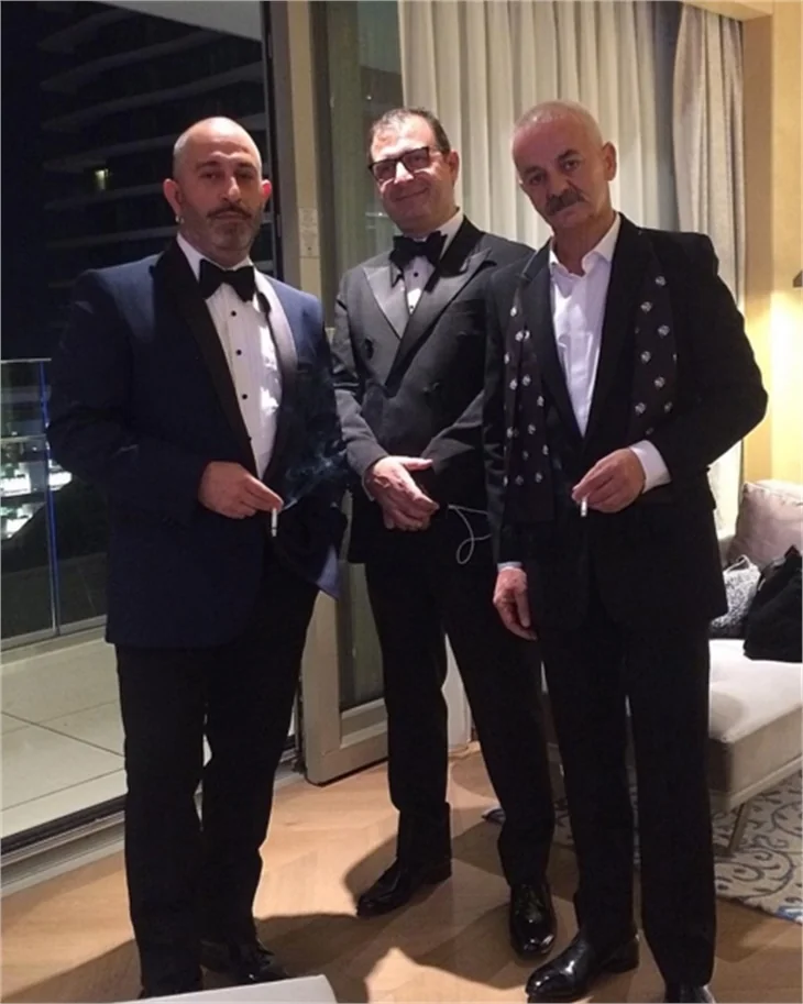 Cem Yılmaz, Ali Baba ve 7 Cüceler’in galasına oğlu Kemal ile geldi!