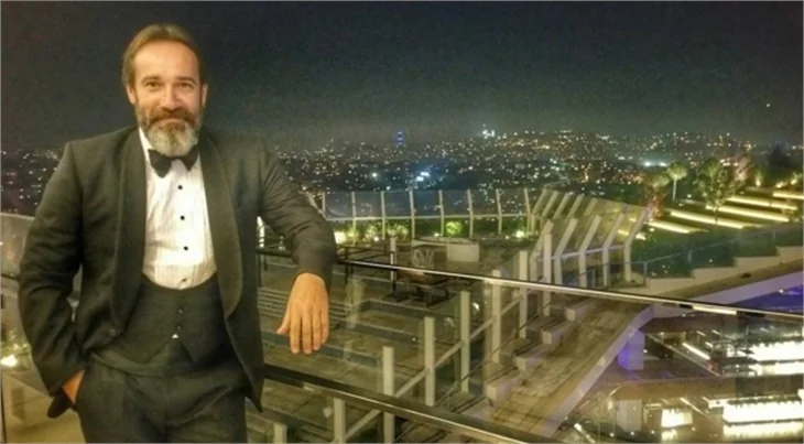 Cem Yılmaz, Ali Baba ve 7 Cüceler’in galasına oğlu Kemal ile geldi!