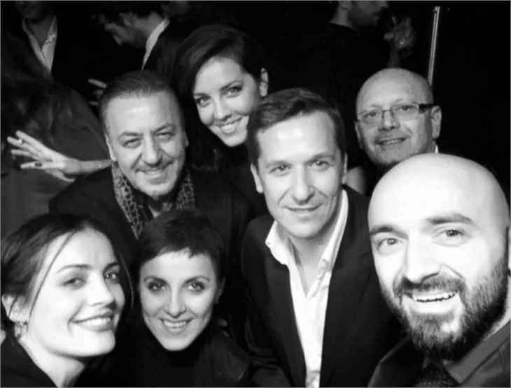 Cem Yılmaz, Ali Baba ve 7 Cüceler’in galasına oğlu Kemal ile geldi!