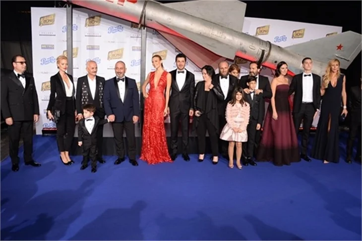 ‘Ali Baba ve 7 Cüceler’in galasında şıklık yarışı