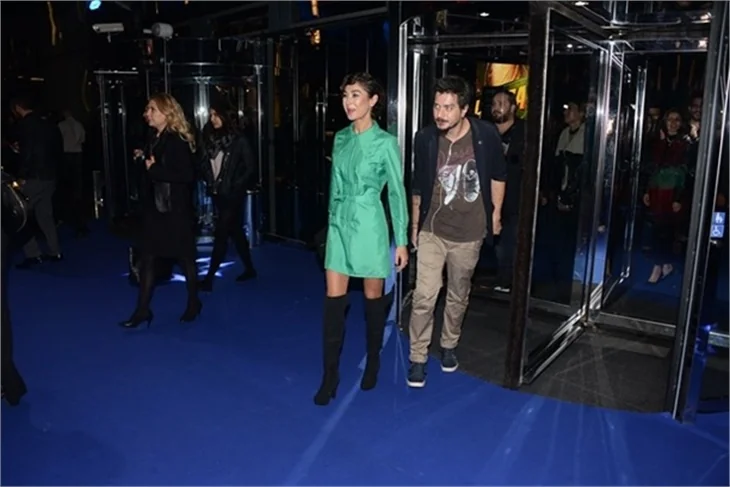 ‘Ali Baba ve 7 Cüceler’in galasında şıklık yarışı