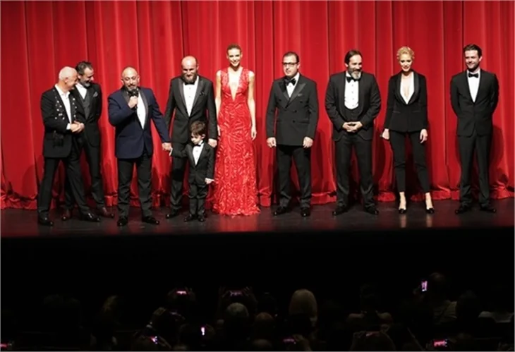 ‘Ali Baba ve 7 Cüceler’in galasında şıklık yarışı