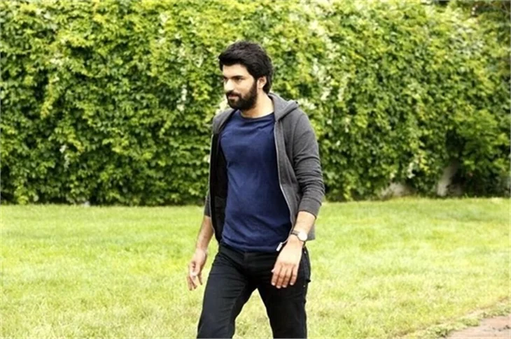 Engin Akyürek Emmy yolcusu
