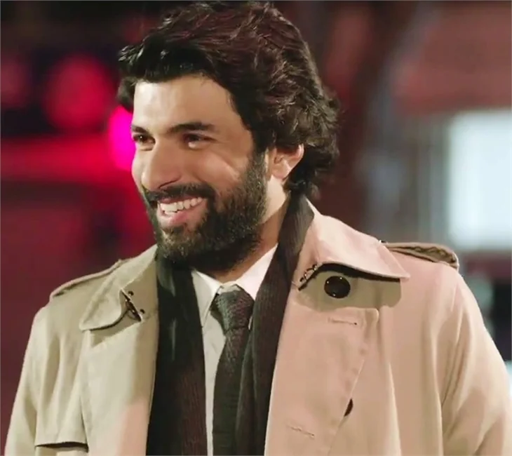 Engin Akyürek Emmy yolcusu