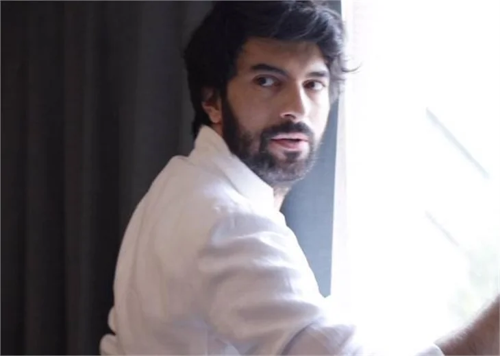 Engin Akyürek Emmy yolcusu