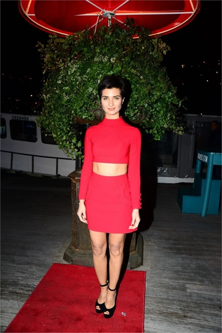 Tuba Büyüküstün: Saçımı en çok annem beğendi