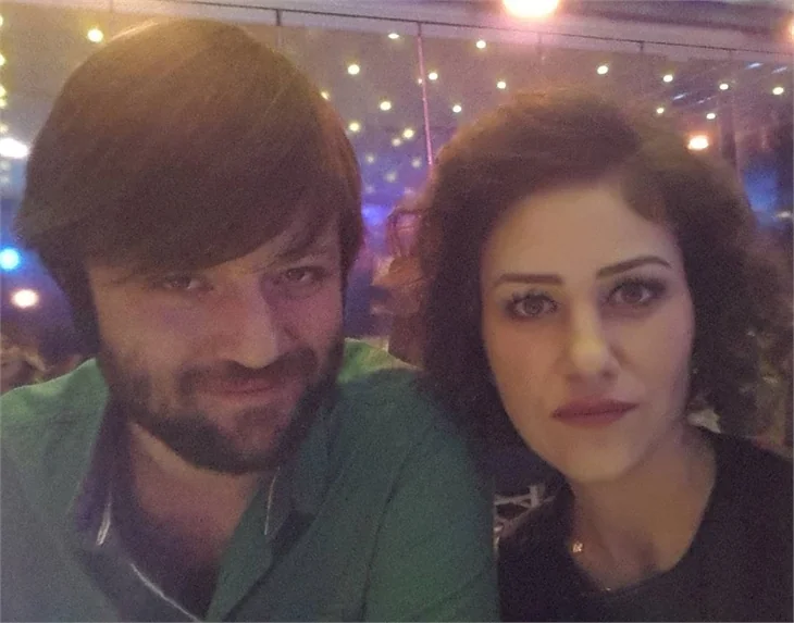 Bülent Emrah Parlak ve Burcu Gönder evlendi