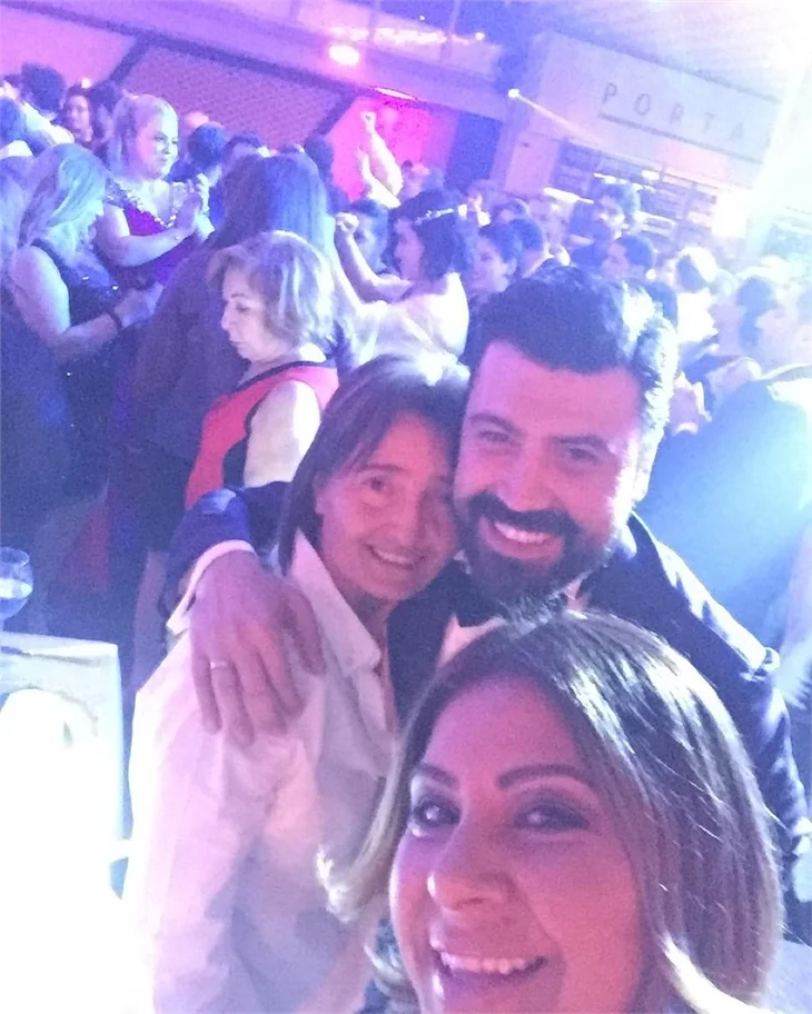 Bülent Emrah Parlak ve Burcu Gönder evlendi