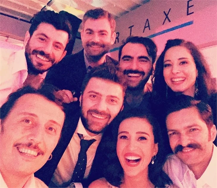 Bülent Emrah Parlak ve Burcu Gönder evlendi