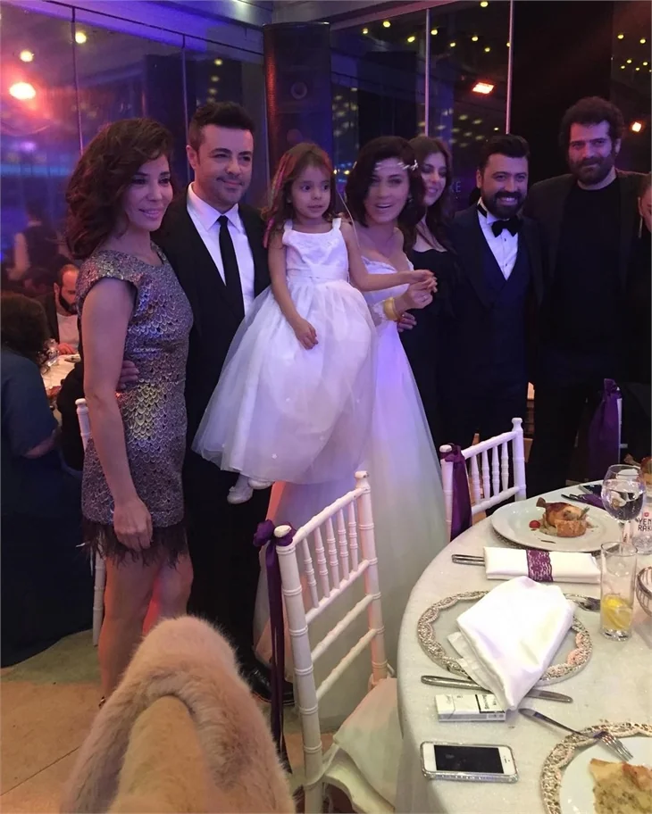 Bülent Emrah Parlak ve Burcu Gönder evlendi