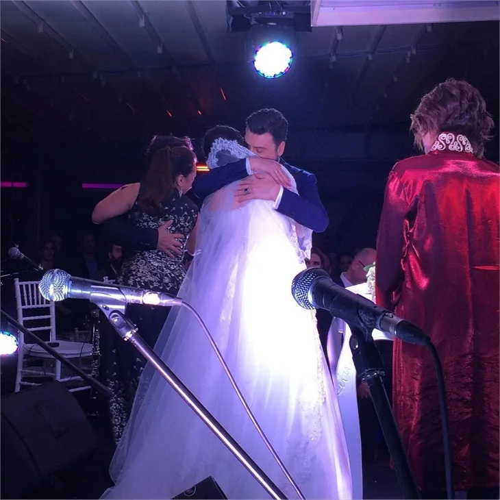 Bülent Emrah Parlak ve Burcu Gönder evlendi