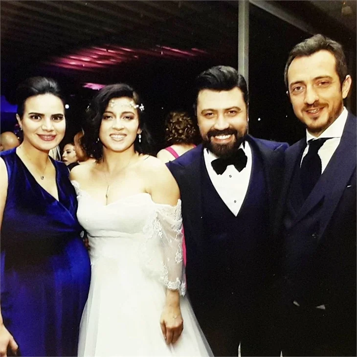 Bülent Emrah Parlak ve Burcu Gönder evlendi