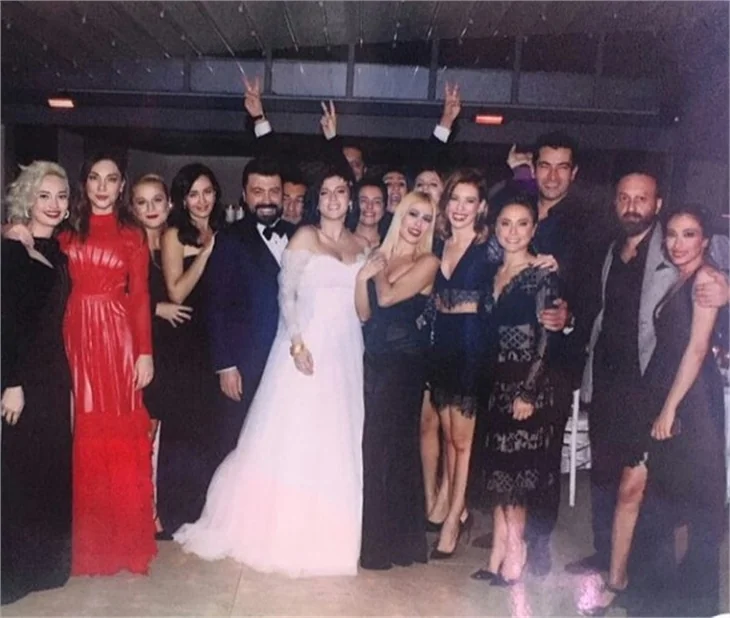Bülent Emrah Parlak ve Burcu Gönder evlendi