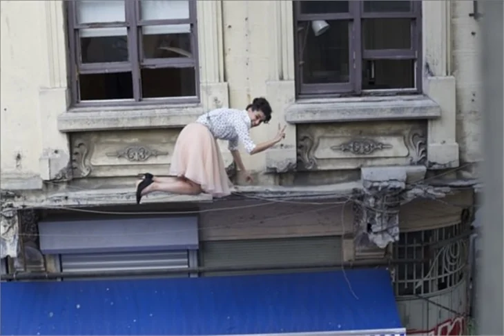 Hande Doğandemir 5. kattan böyle düştü