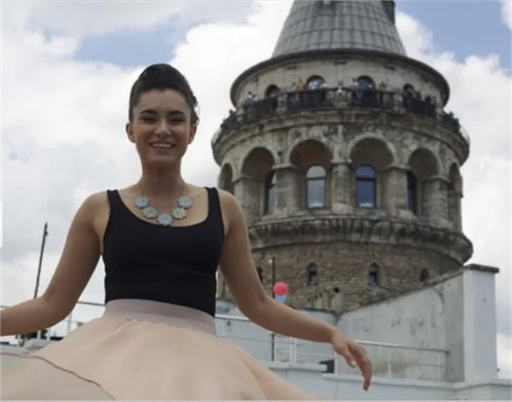 Hande Doğandemir 5. kattan böyle düştü