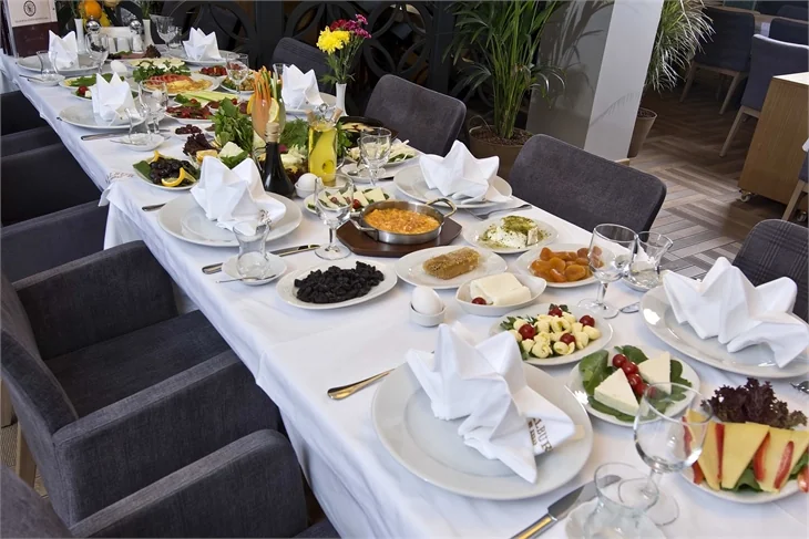 Kalbur Et'in kahvaltı şöleni