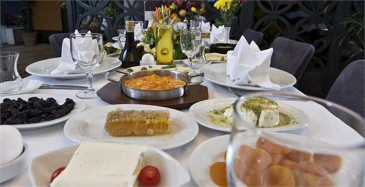 Kalbur Et'in kahvaltı şöleni