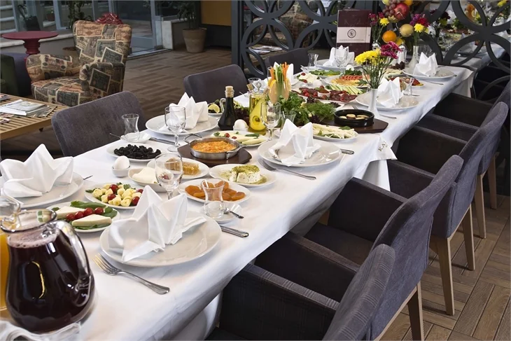 Kalbur Et'in kahvaltı şöleni
