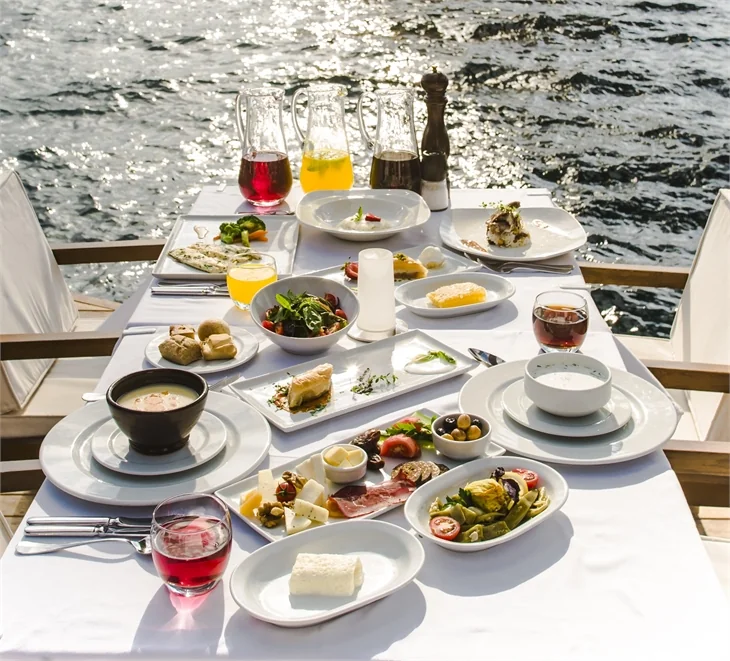 Lacivert'in brunch efsanesi