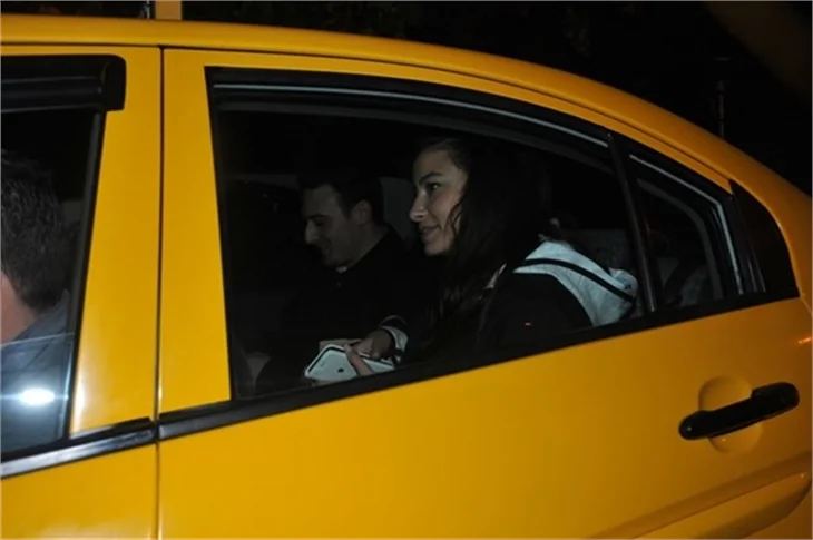 Müjde Uzman sevgilisiyle yakalandı...