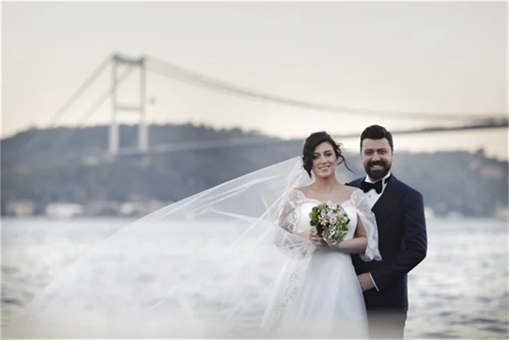 Bülent Emrah Parlak ve Burcu Gönder'in düğününde ünlüler geçidi