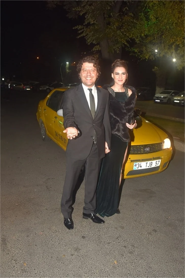 Bülent Emrah Parlak ve Burcu Gönder'in düğününde ünlüler geçidi