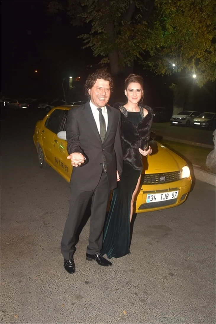 Bülent Emrah Parlak ve Burcu Gönder'in düğününde ünlüler geçidi