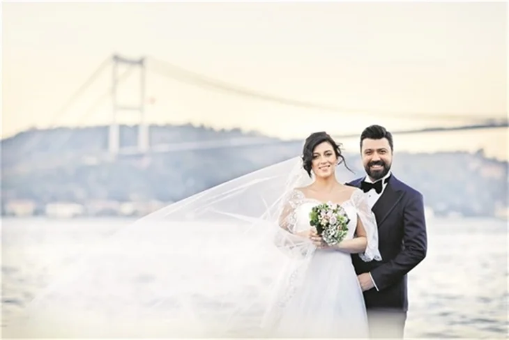 Bülent Emrah Parlak ve Burcu Gönder'in düğününde ünlüler geçidi