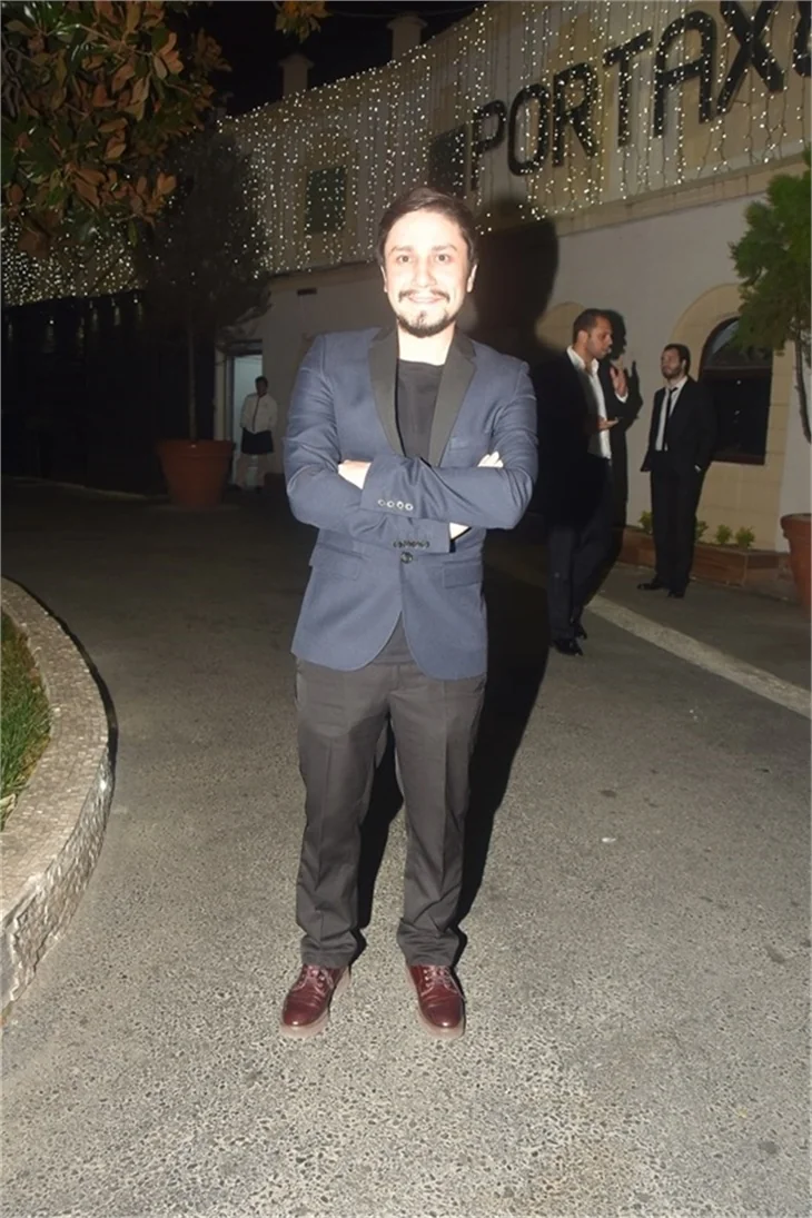 Bülent Emrah Parlak ve Burcu Gönder'in düğününde ünlüler geçidi